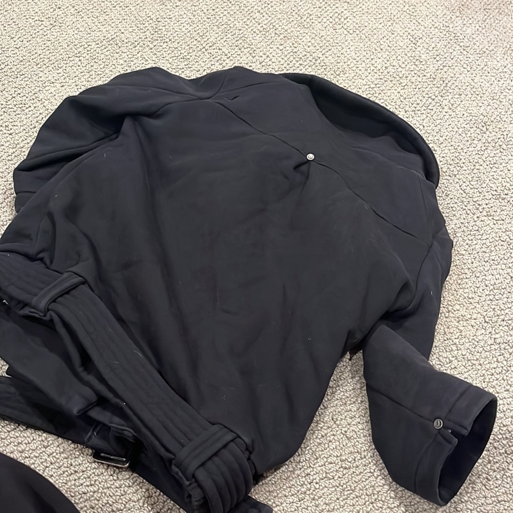 Aritzia Community Organic Cotton Bomber Jacket with belt - Picture 7 of 14